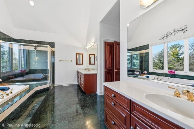 12 Bridlewood Trail, South Barrington, IL 60010