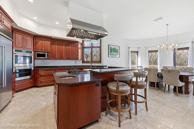 12 Bridlewood Trail, South Barrington, IL 60010