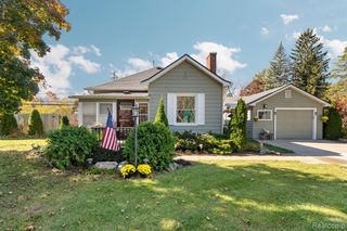 125 University Drive, Howell, MI 48843