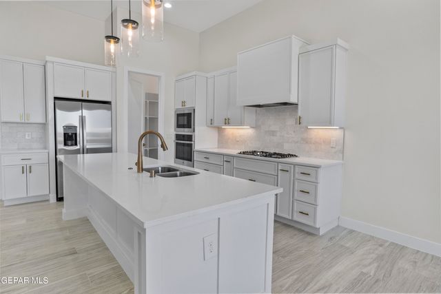 820 Acton Street, Horizon City, TX 79928