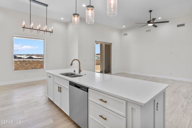 820 Acton Street, Horizon City, TX 79928