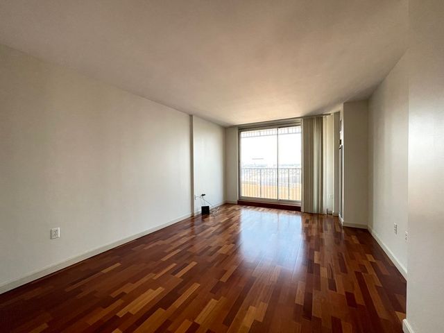 10 Museum Way 2128, Cambridge, MA 02141