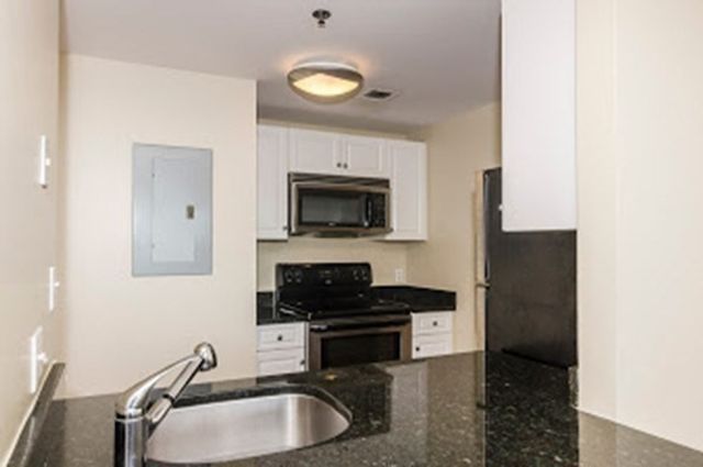 10 Museum Way 2128, Cambridge, MA 02141