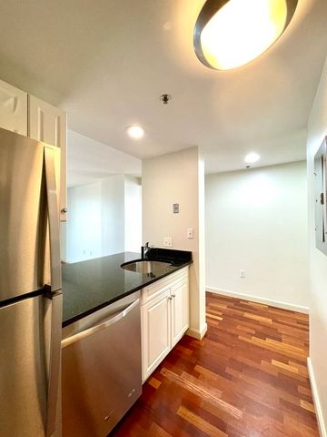 10 Museum Way 2128, Cambridge, MA 02141