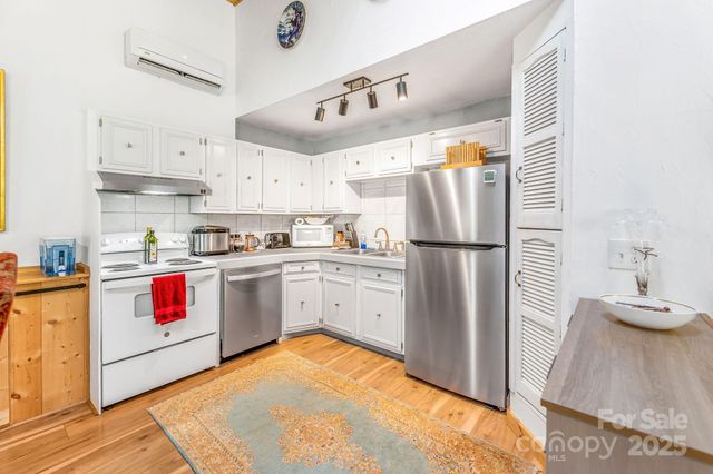 226 Fish Pond Lane, Burnsville, NC 28714