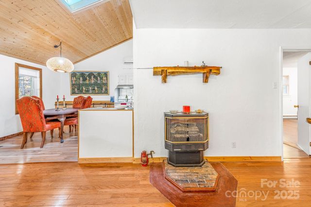 226 Fish Pond Lane, Burnsville, NC 28714