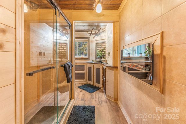 226 Fish Pond Lane, Burnsville, NC 28714