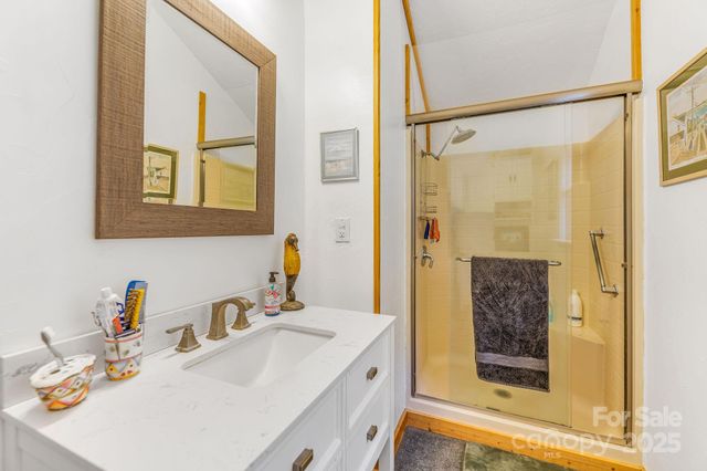 226 Fish Pond Lane, Burnsville, NC 28714