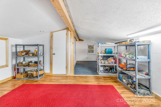 226 Fish Pond Lane, Burnsville, NC 28714