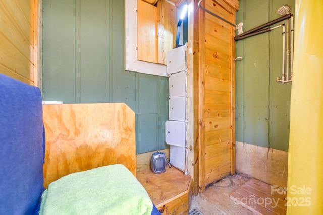 226 Fish Pond Lane, Burnsville, NC 28714