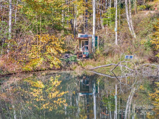 226 Fish Pond Lane, Burnsville, NC 28714