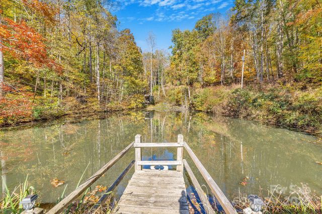 226 Fish Pond Lane, Burnsville, NC 28714