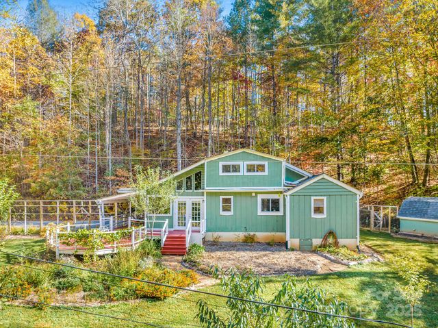 226 Fish Pond Lane, Burnsville, NC 28714