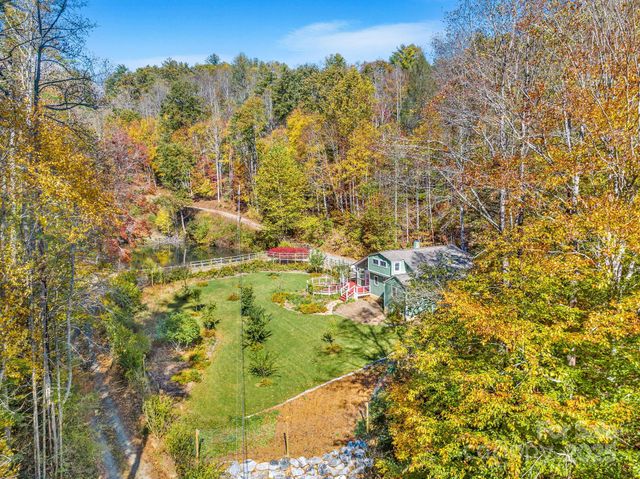 226 Fish Pond Lane, Burnsville, NC 28714