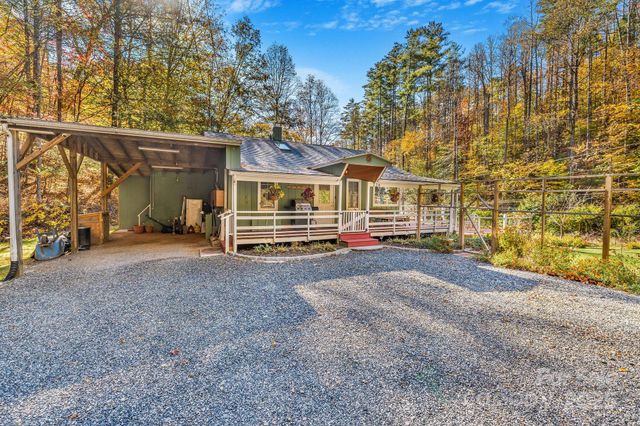 226 Fish Pond Lane, Burnsville, NC 28714