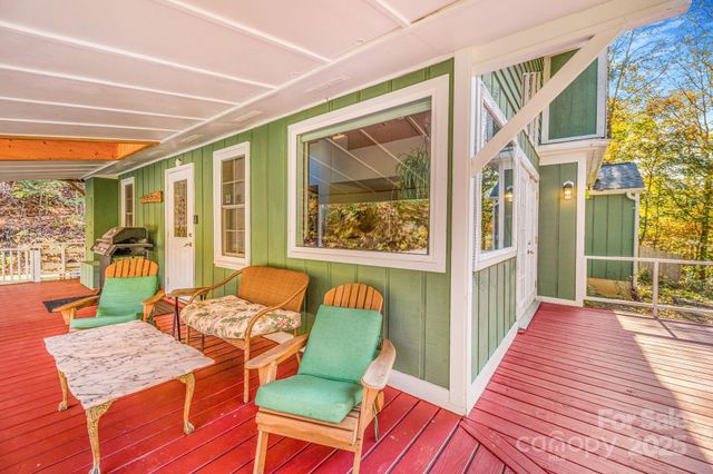 226 Fish Pond Lane, Burnsville, NC 28714