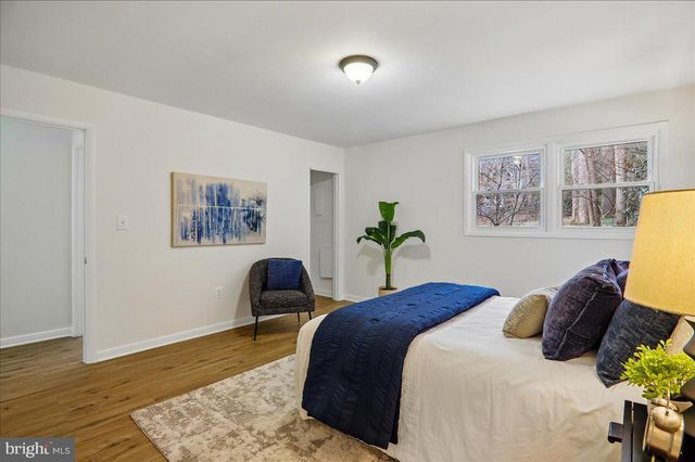 10701 SHELLEY CT, Garrett Park, MD 20896