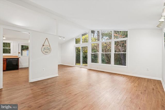 10701 SHELLEY CT, Garrett Park, MD 20896