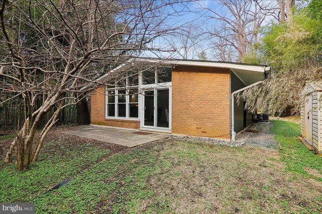 10701 SHELLEY CT, Garrett Park, MD 20896