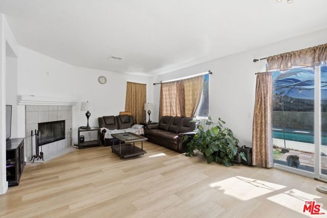 38302 Debonair Way, Palmdale, CA 93552
