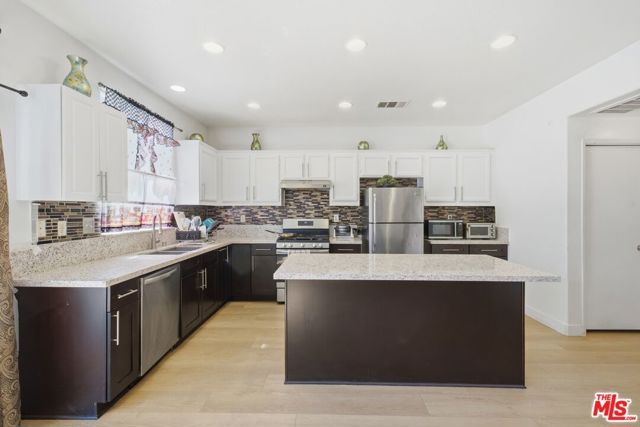 38302 Debonair Way, Palmdale, CA 93552