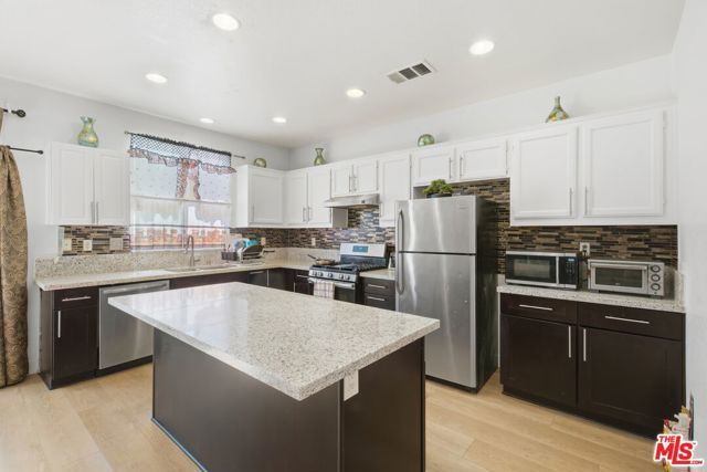 38302 Debonair Way, Palmdale, CA 93552