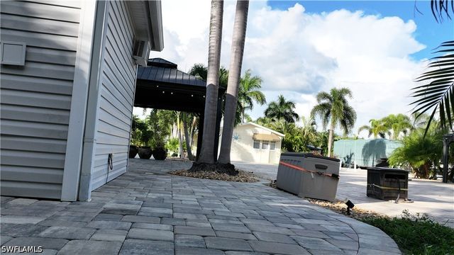 5846 Burrwood CT, Fort Myers, FL 33905