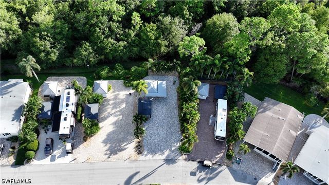 5846 Burrwood CT, Fort Myers, FL 33905