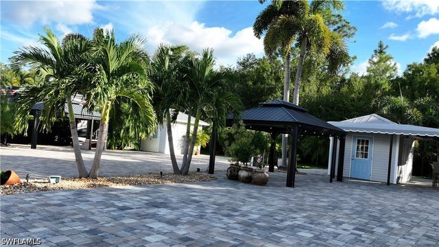 5846 Burrwood CT, Fort Myers, FL 33905