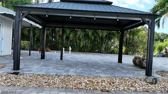 5846 Burrwood CT, Fort Myers, FL 33905