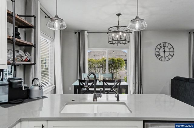 412 Eagle Feather St NW, Salem, OR 97304