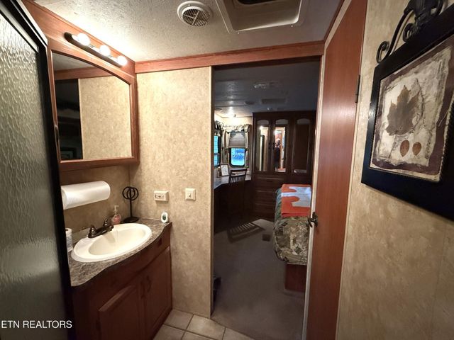 605 Lily Way, Cosby, TN 37722