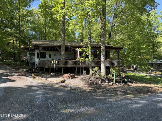 605 Lily Way, Cosby, TN 37722