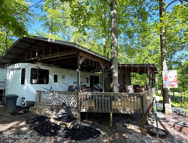 605 Lily Way, Cosby, TN 37722