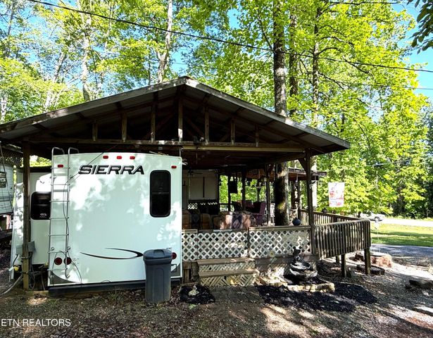 605 Lily Way, Cosby, TN 37722