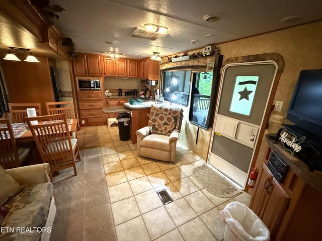 605 Lily Way, Cosby, TN 37722