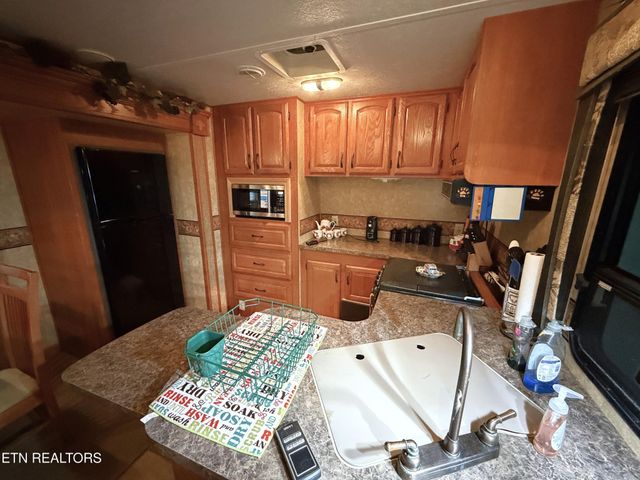 605 Lily Way, Cosby, TN 37722