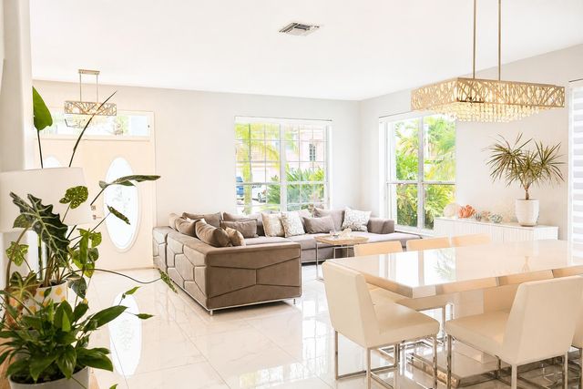 855 SW 174th Terrace, Pembroke Pines, FL 33029