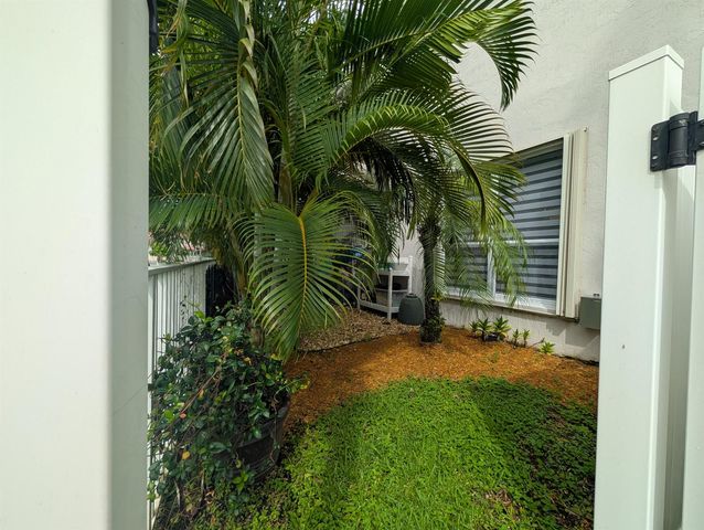 855 SW 174th Terrace, Pembroke Pines, FL 33029