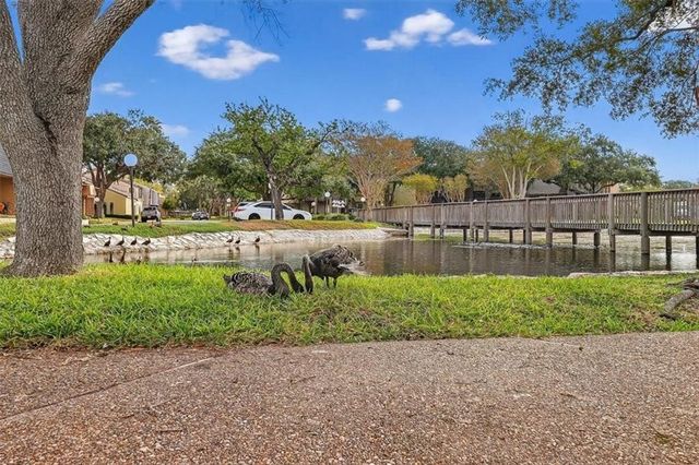 145 Lake Shore Dr, Corpus Christi, TX 78413