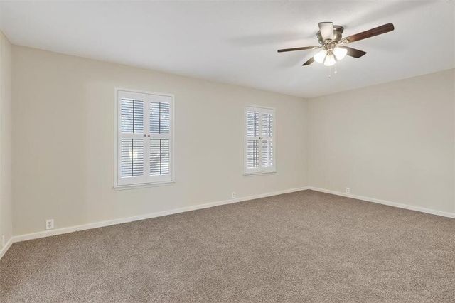 145 Lake Shore Dr, Corpus Christi, TX 78413