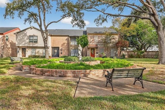 145 Lake Shore Dr, Corpus Christi, TX 78413