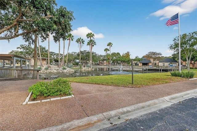 145 Lake Shore Dr, Corpus Christi, TX 78413