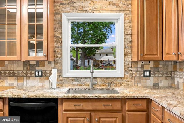 9710 DAMASCUS DR, Manassas, VA 20109
