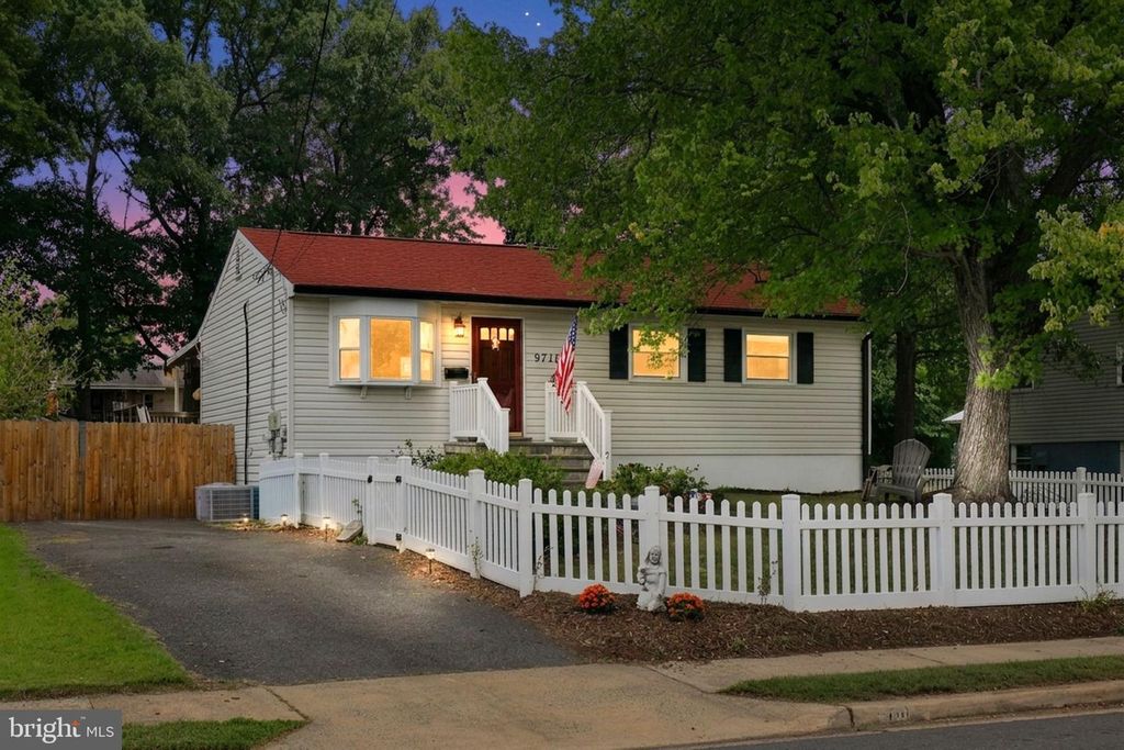 9710 DAMASCUS DR, Manassas, VA 20109