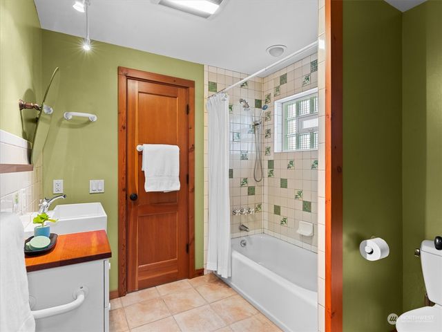 1930 49th Street, Port Townsend, WA 98368