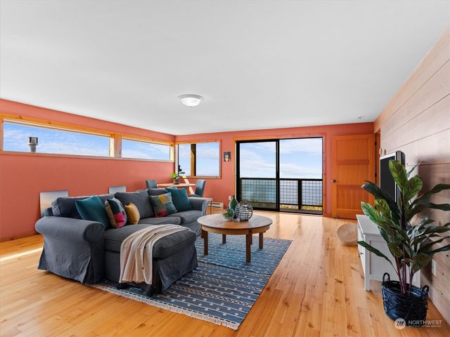 1930 49th Street, Port Townsend, WA 98368
