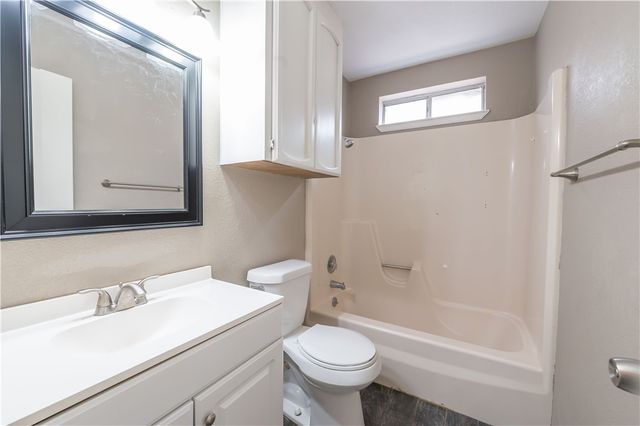 910 Red Start Cir, Corpus Christi, TX 78418