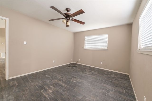 910 Red Start Cir, Corpus Christi, TX 78418