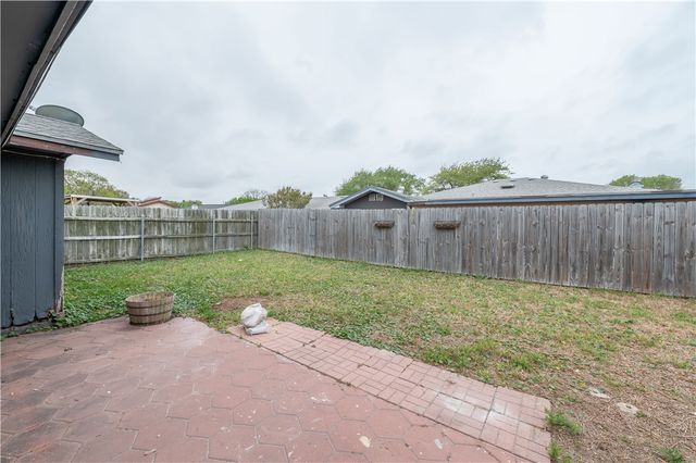 910 Red Start Cir, Corpus Christi, TX 78418